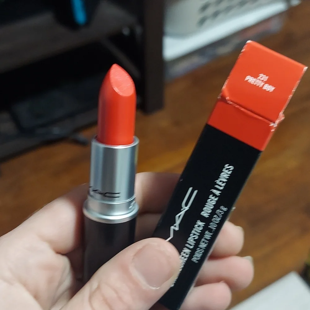 🍒💥Host Pick! Mac Pretty Boy Lipstick BNIB